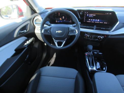 New 2026 Chevrolet Trax LT w/ Driver Confidence Package image 12