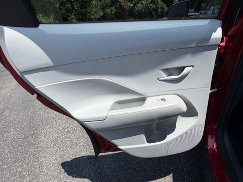 Used 2024 Hyundai Kona SEL FWD image 47