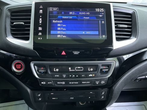 Used 2017 Honda Pilot Elite image 21