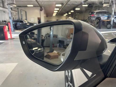 Used 2021 Audi e-tron Premium w/ Convenience Plus Package image 34