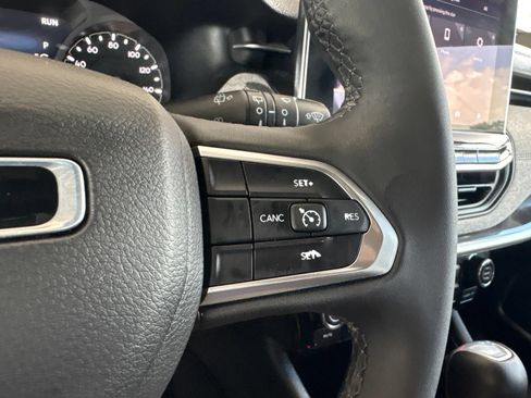 Used 2024 Jeep Compass Latitude AWD/4WD image 25