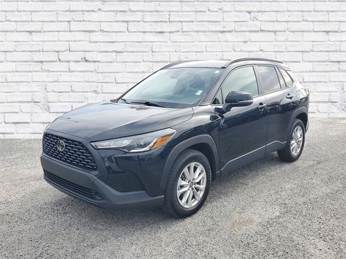 Used 2022 Toyota Corolla Cross LE image 4