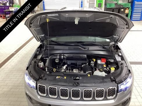 Used 2023 Jeep Compass Latitude w/ Convenience Group AWD/4WD image 16
