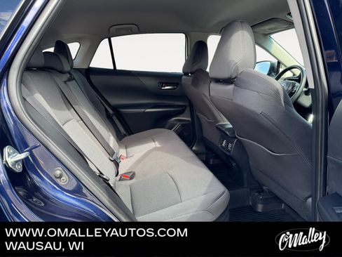 Used 2023 Toyota Venza LE AWD/4WD image 13