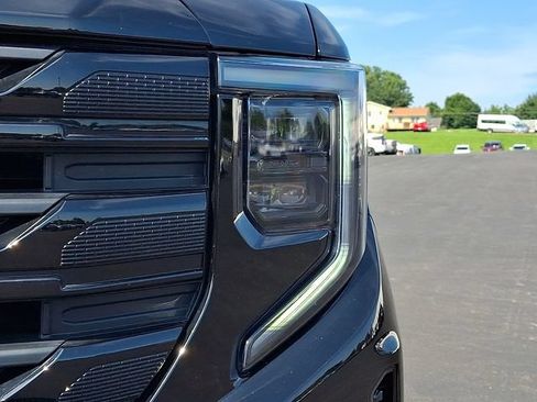 Used 2025 GMC Sierra 1500 Elevation AWD/4WD image 9