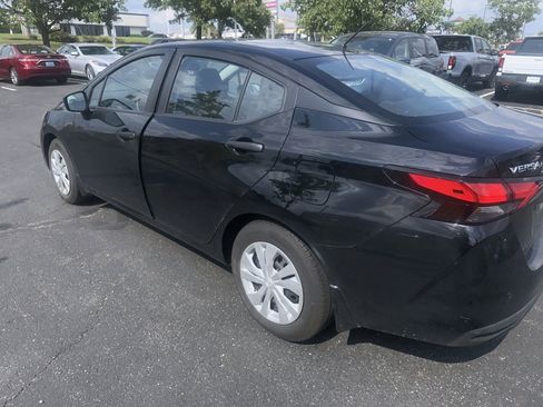 Used 2023 Nissan Versa S FWD image 20