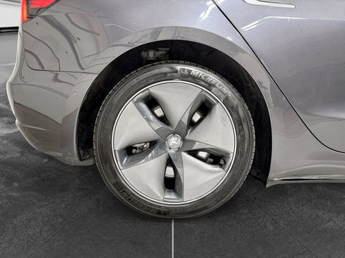 Used 2018 Tesla Model 3 Long Range RWD image 36