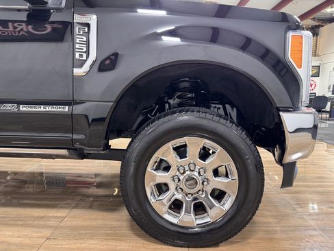 Used 2018 Ford F250 King Ranch w/ King Ranch Ultimate Package image 4