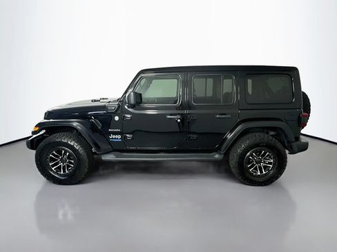 Used 2022 Jeep Wrangler Unlimited Sahara w/ Cold Weather Group AWD/4WD image 4