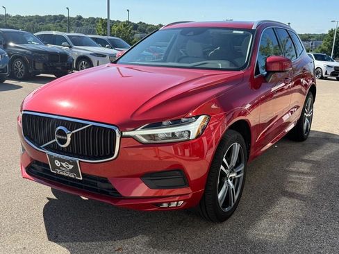 Used 2021 Volvo XC60 T5 Momentum w/ Premium Package AWD/4WD image 8