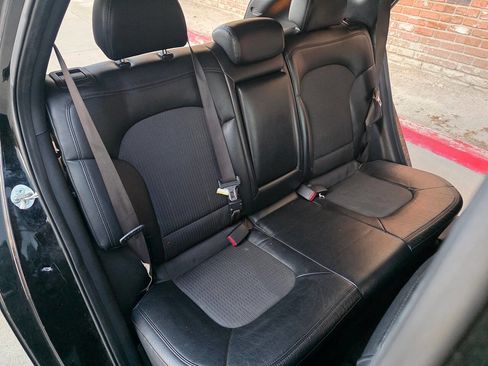 Used 2011 Hyundai Tucson GLS image 13