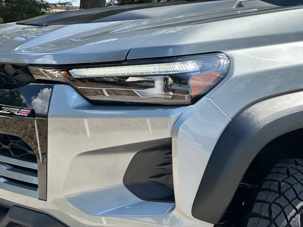 New 2026 Chevrolet Colorado ZR2 w/ Technology Package AWD/4WD image 25