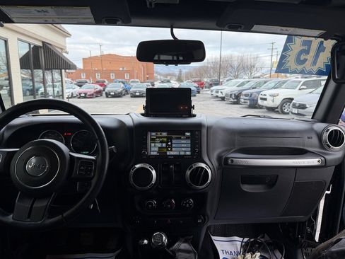 Used 2015 Jeep Wrangler Rubicon w/ Dual Top Group image 12
