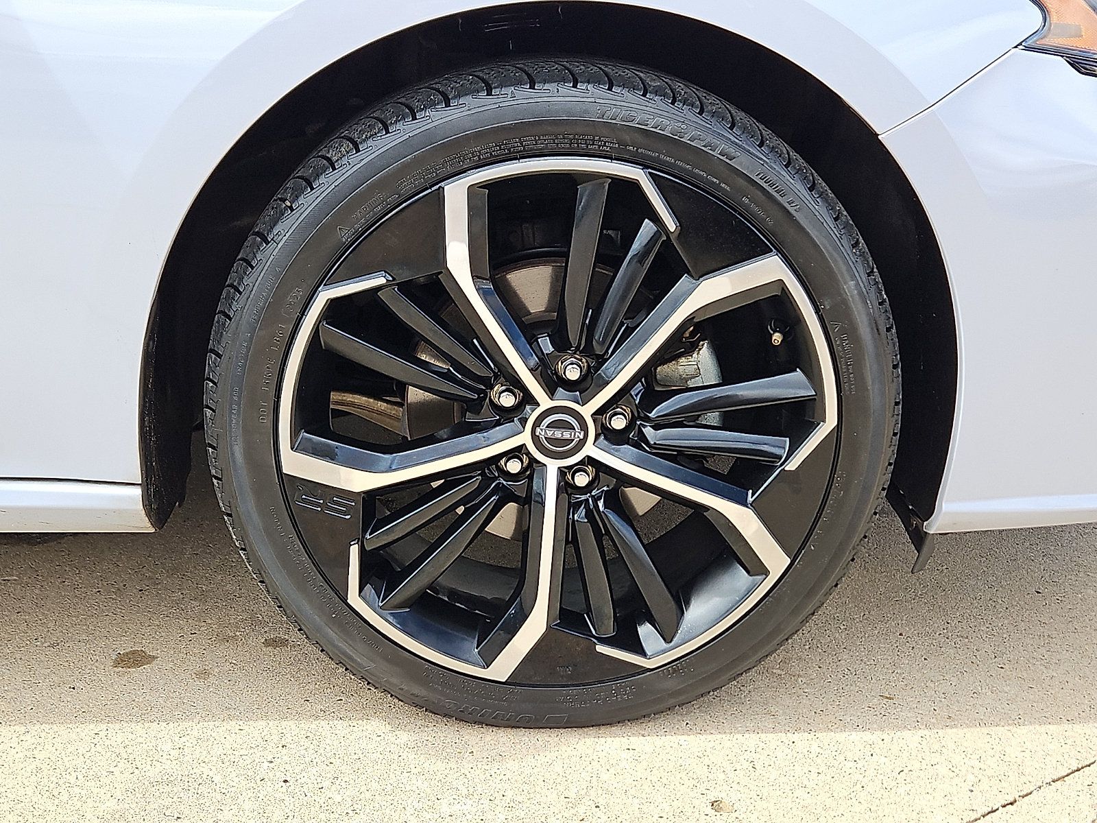 Used 2023 Nissan Altima 2.5 SR FWD image 5