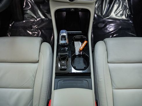 Used 2022 Volvo XC40 T5 Inscription w/ Advanced Package AWD/4WD image 34
