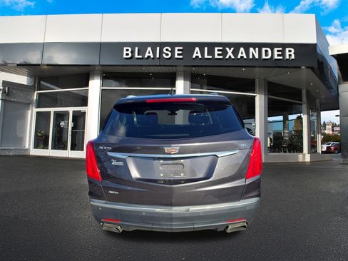 Used 2018 Cadillac XT5 Luxury w/ Driver Awareness Package AWD/4WD image 4