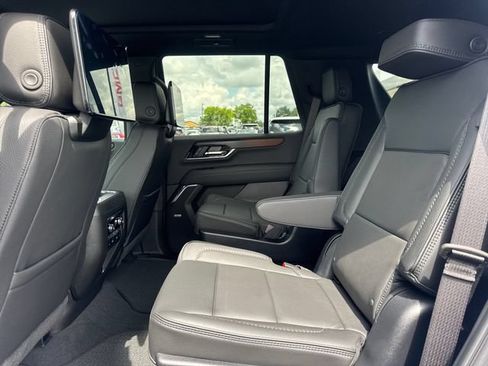 New 2026 GMC Yukon Denali w/ Denali Reserve Package AWD/4WD image 11