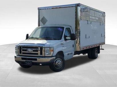 Used 2015 Ford E-350 and Econoline 350 Super Duty w/ Exterior Upgrade Package