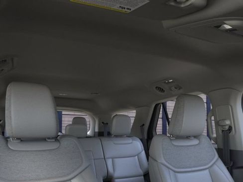 New 2026 Ford Explorer Active RWD image 22