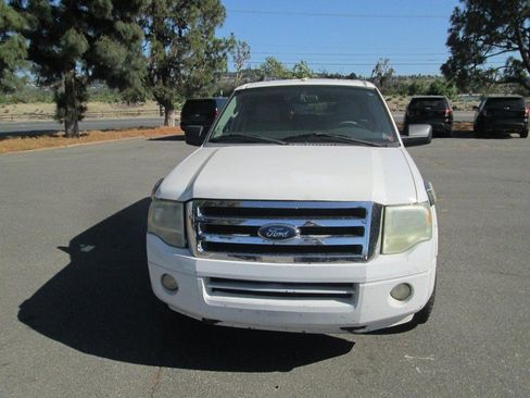 Used 2008 Ford Expedition XLT image 2