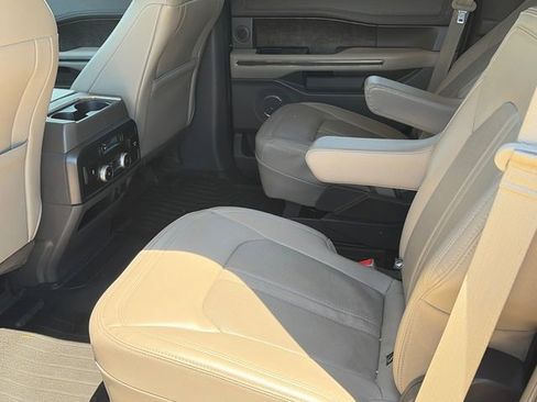 Used 2021 Ford Expedition Limited image 13