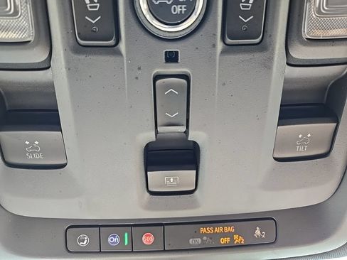 Used 2025 Chevrolet Suburban High Country AWD/4WD image 44