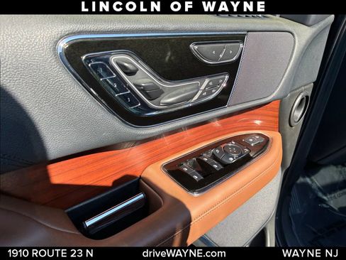 Used 2023 Lincoln Navigator Reserve AWD/4WD image 14
