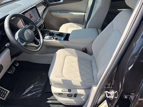 New 2026 Volkswagen Atlas SEL Premium R-Line AWD/4WD image 7