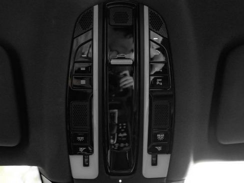 Used 2022 Porsche Cayenne Coupe AWD/4WD image 45