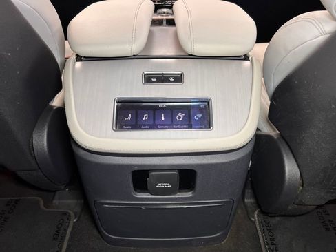 Used 2025 Lincoln Navigator L Reserve image 21