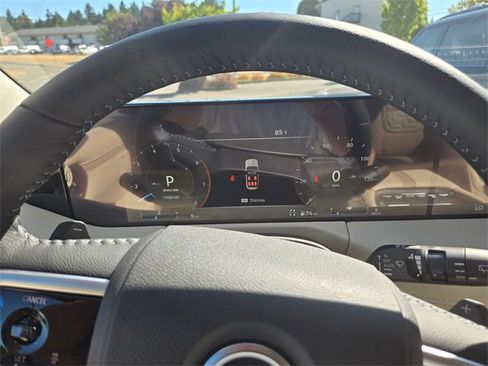 New 2025 Nissan Armada Platinum image 17