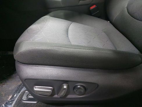 Used 2025 Toyota RAV4 XLE image 29