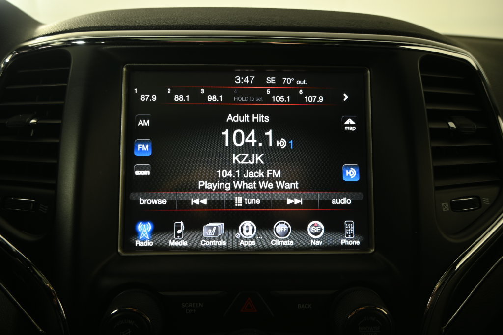 Used 2017 Jeep Grand Cherokee Trailhawk w/ Trailhawk Luxury Group AWD/4WD image 26