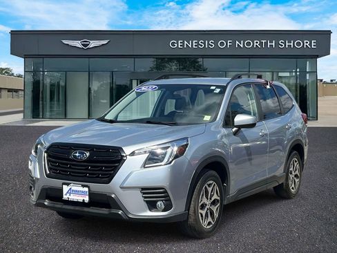 Used 2022 Subaru Forester Premium AWD/4WD image 4