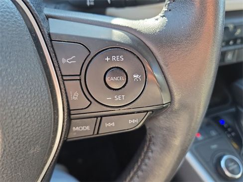 Used 2021 Toyota RAV4 XLE image 20