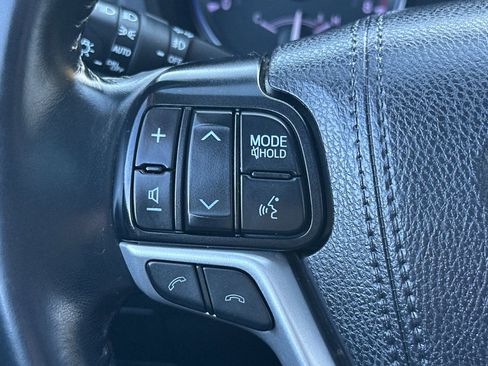 Certified 2019 Toyota Highlander XLE image 30