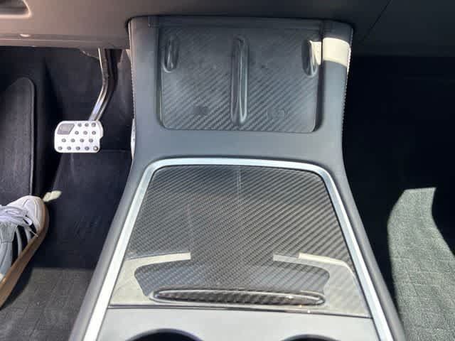 Used 2025 Tesla Model Y Long Range RWD image 17