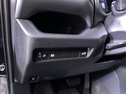 Used 2021 Toyota RAV4 XLE image 18