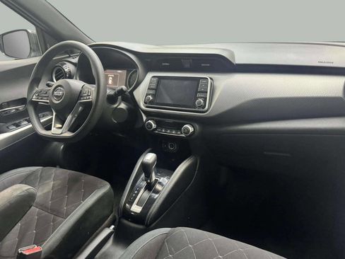 Used 2019 Nissan Kicks SV FWD image 7