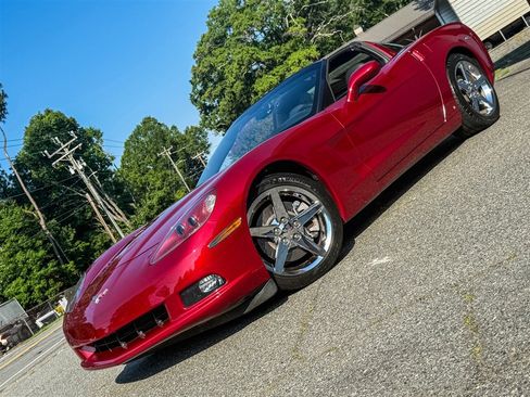 Used 2008 Chevrolet Corvette Coupe w/ Z51 Performance Package RWD image 7