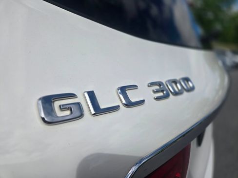 Used 2019 Mercedes-Benz GLC 300 4MATIC image 12