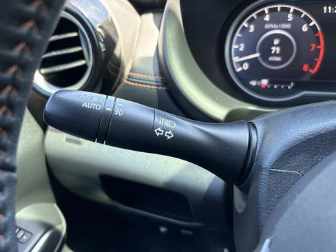 Used 2019 Nissan Kicks SR FWD image 19
