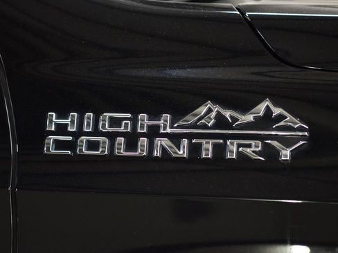 Used 2022 Chevrolet Tahoe High Country AWD/4WD image 14