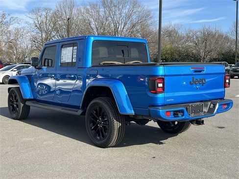 Used 2022 Jeep Gladiator Overland image 34