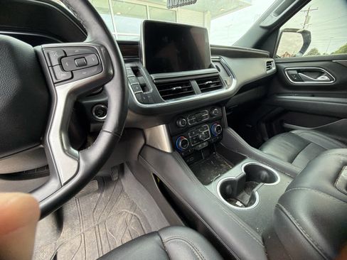 Used 2024 Chevrolet Tahoe Z71 w/ Luxury Package AWD/4WD image 31