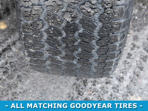 Used 2016 Toyota Tacoma TRD Sport w/ Towing Package image 33