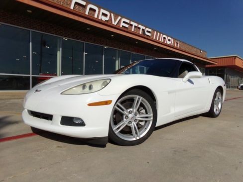 Used 2010 Chevrolet Corvette Coupe w/ Preferred Equipment Group RWD image 1