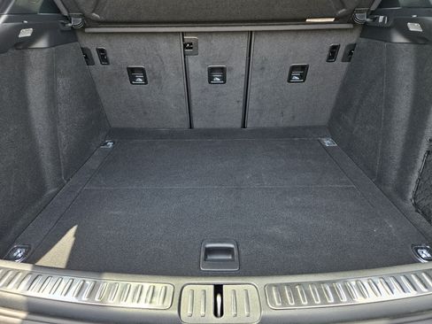 Certified 2026 Porsche Macan AWD/4WD image 31