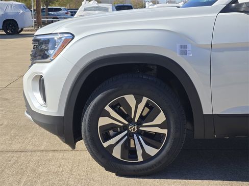 New 2026 Volkswagen Atlas SE image 5