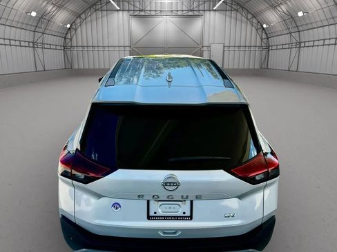 Used 2022 Nissan Rogue SV FWD image 6